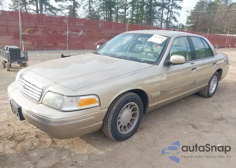 2000 Ford Crown Victoria Lx z USA, uszkodzony, nr VIN 2FAFP74W2YX155150